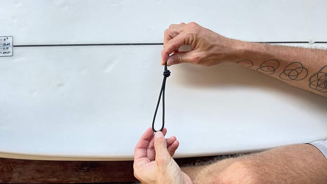 How to tie a leash string knot